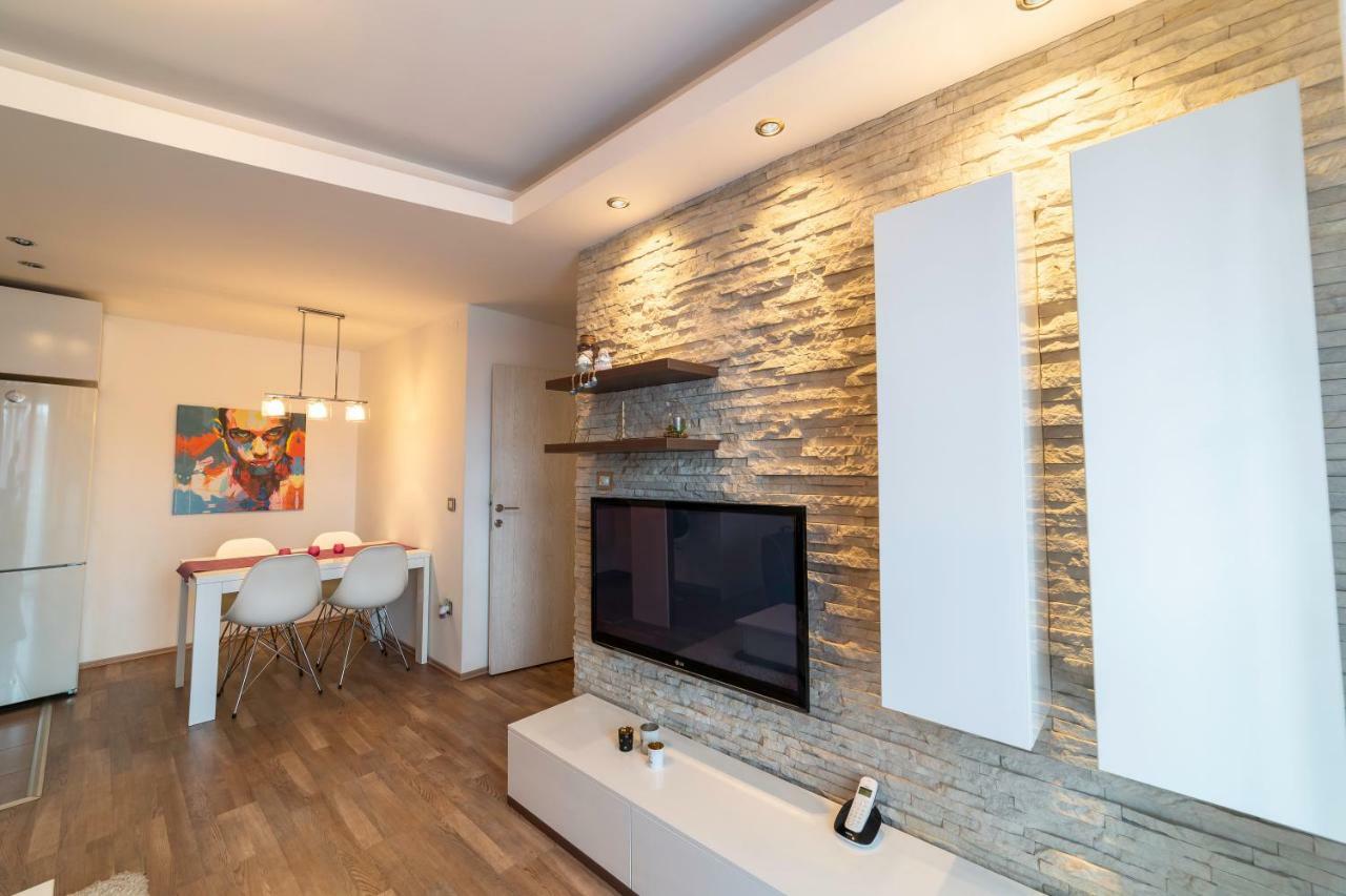 Vf Kragujevac Apartments ภายนอก รูปภาพ